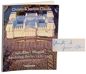 Seller image for Verhulter Reichstag, Berlin 1971-1995 Das Buch Zum Projekt / Wrapped Reichstag, Berlin 1971- 1995 The Project Book (Signed) for sale by Jeff Hirsch Books, ABAA