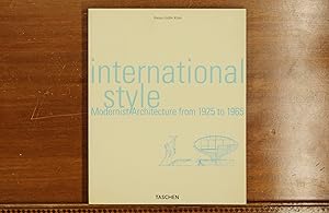 Imagen del vendedor de International Style: Modernist Architecture from 1925 to 1965 a la venta por grinninglion