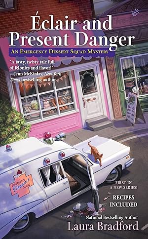 Bild des Verkufers fr clair and Present Danger (An Emergency Dessert Squad Mystery) zum Verkauf von Redux Books