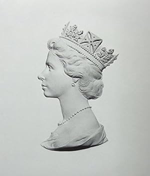 Immagine del venditore per The Queen at 90 venduto da WeBuyBooks