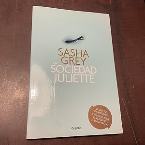 Imagen del vendedor de La sociedad Juliette a la venta por Kavka Libros