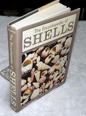 Immagine del venditore per The Encyclopedia of Shells venduto da Lloyd Zimmer, Books and Maps