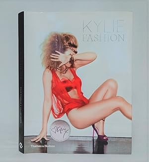 Bild des Verkufers fr Kylie Fashion zum Verkauf von Haymes & Co. Bookdealers