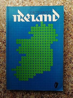 Seller image for Facts About Ireland for sale by Perolibros S.L.