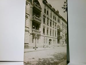 Posen / Poznan. Große Häuserzeile. Text Rückseite : Wohnung in Posen, Kaiser - Friedrich Ring. Al...