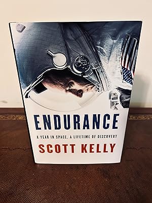 Bild des Verkufers fr Endurance: A Year in Space, A Lifetime of Discovery [SIGNED FIRST EDITION] zum Verkauf von Vero Beach Books