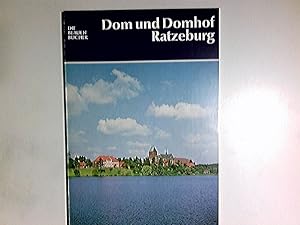 Bild des Verkufers fr Dom und Domhof Ratzeburg. Heinz-Dietrich Gross. Aufnahmen von Hans-Jrgen Wohlfahrt / Die blauen Bcher zum Verkauf von Antiquariat Buchhandel Daniel Viertel