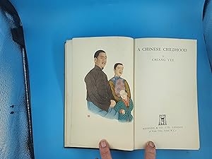 Bild des Verkufers fr A Chinese Childhood zum Verkauf von Nineveh Books