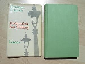 Bild des Verkufers fr Frhstck bei Tiffany. Ein Kurzroman und drei Erzhlungen. zum Verkauf von Cassiodor Antiquariat