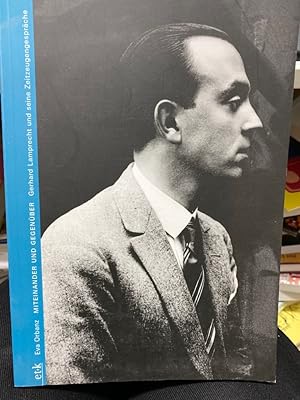 Imagen del vendedor de Miteinander und Gegenber : Gerhard Lamprecht und seine Zeitzeugengesprche. Gerhard Lamprecht, 1897 in Berlin geboren und 1974 dort gestorben, war als Schauspieler, Autor und Regisseur an knapp 70 Filmen beteiligt. Er bediente viele Genres, doch ragen dabei seine Berlin-Filme heraus. Einen Bruch in der Kontinuitt seines Arbeitens gab es trotz der politischen Wandlungen in Deutschland nicht. Seine Filme standen immer in der Zeit   bis in die spten 1950er Jahre. Bereits als Zehnjhriger begann er mit der Anlage eines Filmarchivs, das er spter seine "Kinemathek" nannte. 1962 wurde sie vom Land Berlin erworben, die Geschichte der einst privaten Sammlung setzt sich bis heute als gemeinntziges Angebot fort: die Deutsche Kinemathek. Als Herr und Historiker seines eigenen Materials fhrte Lamprecht auch zahlreiche Interviews mit Filmschaffenden. Die drei Bnde der "Edition Gerhard Lamprecht" beschreiben das filmische Werk Lamprechts, fhren ein in die Geschichte des Filmsammelns in Deutsc a la venta por bookmarathon