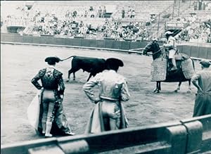 Foto Filmszene Barcelona, Stierkampf, Corrida de Toros, BRD 1952, Jordan J. von Boyadjieff - Foto...