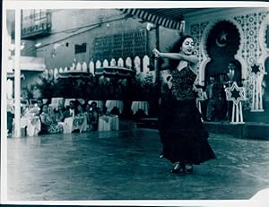 Foto Filmszene Barcelona, Tänzerin, BRD 1952, Jordan J. von Boyadjieff - Fotograf: Helmuth Pirath