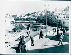 Foto Filmszene Tanger, die Stadt mit den zwei Gesichtern, Straße, BRD 1952, Jordan J. von Boyadji...