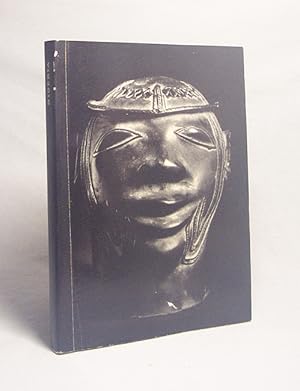 Imagen del vendedor de Nigeria - 2000 Jahre Plastik : Ausstellung vom 29. September 1961 bis 7. Januar 1962 / Stdtische Galerie Mnchen. Katalog: William Fagg. Photos: Herbert List. [Gestaltung d. Kataloges: Herbert List in Zusammenarb. mit Hans Holzinger] a la venta por Versandantiquariat Buchegger