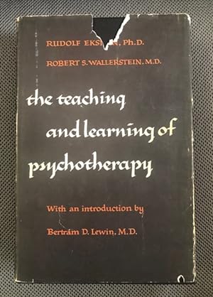 Imagen del vendedor de The Teaching and Learning of Psychotherapy a la venta por The Groaning Board