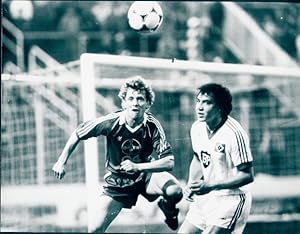 Foto Fußball, Bundesliga, HSV gegen Bayer Leverkusen, Hermann und Magath, 1982