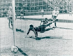 Foto Fußball, Bundesliga, HSV gegen Bayer Leverkusen, Torwart Rüdiger Vollborn, 1986