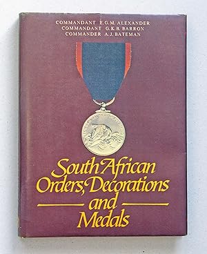 Imagen del vendedor de South African Orders, Decorations and Medals a la venta por Solvang Book Company