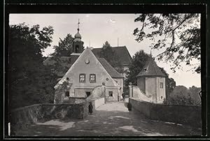 Bild des Verkufers fr Fotografie Brck, Sohn Meissen, Ansicht Mutzschen, Eingang zum Schloss, Spiegelverkehrt zum Verkauf von Bartko-Reher
