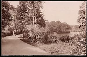 Bild des Verkufers fr Fotografie Brck, Sohn Meissen, Ansicht Bad Elster, Partie im Park am Luisasee, Spiegelverkehrt zum Verkauf von Bartko-Reher