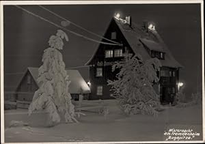 Bild des Verkufers fr Foto Ansichtskarte / Postkarte Zug Freiberg in Sachsen, Fremdenheim Zugspitze, Winternacht zum Verkauf von akpool GmbH