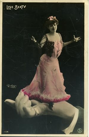 Seller image for Carte postale reprsentant l'actrice Lise Berty. Vers 1910. for sale by Librairie Et Ctera (et caetera) - Sophie Rosire