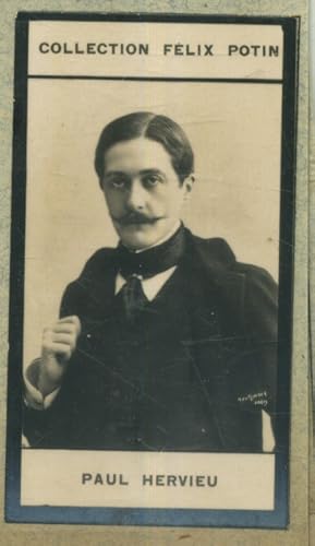 Photographie de la collection Félix Potin (4 x 7,5 cm) représentant : Paul Hervieu, écrivain. Déb...