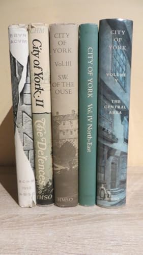 Image du vendeur pour AN INVENTORY OF THE HISTORICAL MONUMENTS IN THE CITY OF YORK - 5 VOLS COMPLETE - VOL 1 EBURACUM, VOL 2 THE DEFENCES, VOL 3 THE SOUTH-WEST OF THE OUSE, VOL 4 OUTSIDE THE CITY WALLS EAST OF THE OUSE, VOL 5 THE CENTRAL AREA mis en vente par Parrott Books