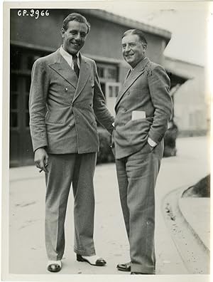"Roger CAPELLANI et René GUISSART" aux studios PARAMOUNT de Joinville en 1931 Photo originale PAR...