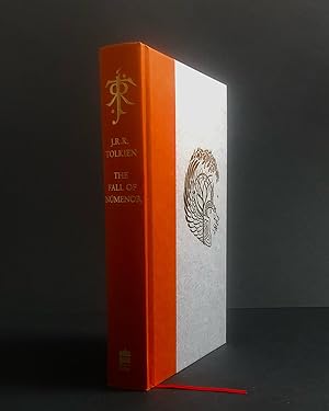 Bild des Verkufers fr The Fall of Numenor: And Other Tales from the Second Age of Middle-Earth (Slipcased Deluxe Edition) - Signed by Alan Lee zum Verkauf von Northern Lights Rare Books and Prints