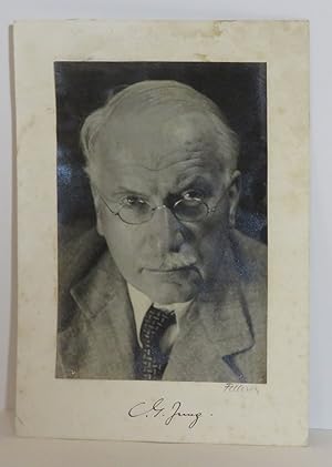 Bild des Verkufers fr Carl Jung Autographed Photograph zum Verkauf von Evolving Lens Bookseller