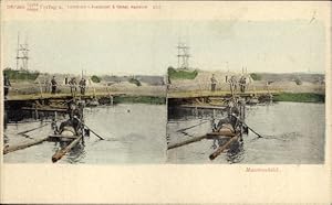 Stereo Ansichtskarte / Postkarte Manöverbild, Soldat in einem Boot, Brücke
