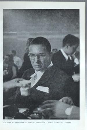 Seller image for Los Estados Unidos: Lamina numerada 56: Kefauver presidente del tribunal y Robert A.Taft for sale by EL BOLETIN