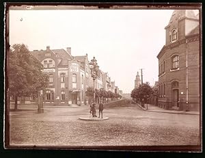 Fotografie Brück, Sohn Meissen, Ansicht Finsterwalde N. L., Strassenpartie am Bahnhofshotel