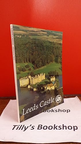 Bild des Verkufers fr Leeds Castle zum Verkauf von Tilly's Bookshop