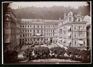 Seller image for Fotografie Brck, Sohn Meissen, Ansicht Karlsbad, Blick auf das Grand Hotel Pupp mit Pferdekutsche und Auto for sale by Bartko-Reher