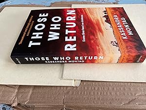 Immagine del venditore per Those Who Return -------------- UNCORRECTED BOOK PROOF venduto da SAVERY BOOKS