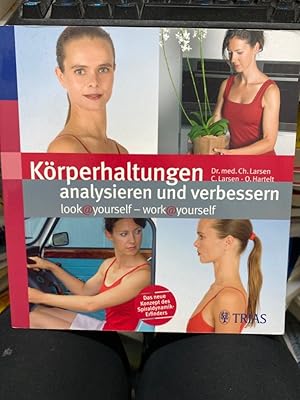 Bild des Verkufers fr Krperhaltungen analysieren und verbessern : look_372yourself - work_372yourself. Aufrecht durchs Leben: Fehlhaltungen erkennen und verndern Unzufrieden mit Ihrer Haltung? Look@yourself! Rundrcken, Plattfe oder Hohlkreuz: Was einmal als falsche Angewohnheit begonnen hat, wird oft im Lauf der Jahre zum schmerzhaften Problem. Und damit nicht genug: Eine schlechte Haltung lsst uns lter und unattraktiver aussehen. Deshalb: Look@yourself - das neuartige Konzept fr eine anatomisch richtige Krperhaltung. Machen Sie sich selbst ein Bild - Wie stehe ich auf meinen Fen? - Wie verlaufen meine Beinachsen? - Wo befinden sich meine Schultern? - Wie halte ich meinen Kopf? - Und schlielich: Was sagt meine Krperhaltung ber mich aus? Diese Fragen beantwortet Ihnen Look@yourself auf bildhafte Weise. Analysieren Sie mit dem visuellen Schnelllernprogramm Ihre eigene Haltung. 24 ausgesuchte Fotoserien von Kopf bis Fu dienen Ihnen als Spiegel. bungen, die keine sind: work on yourself Und wie  zum Verkauf von bookmarathon