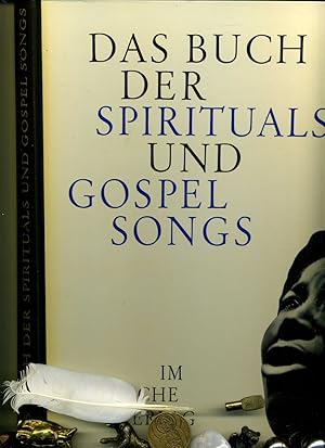 Imagen del vendedor de Das Buch der Spirituals und Gospel Songs. Mit einer Schalllplatte. Hamburg: Furche-Verlag, 1961. 31,5 cm . Groformatige Hardcoverausgabe mit gestaltetem Originalschuber, Buchrcken Leinen, 231 Seiten mit zahlreichen Fotos, nebst einer Schallplatte. a la venta por Umbras Kuriosittenkabinett