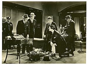 "CELLE QU'ON ACCUSE" (THE WOMAN ACCUSED) Réalisé par Paul SLOANE en 1933 avec de gauche à droite:...