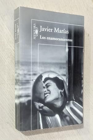 Seller image for LOS ENAMORAMIENTOS for sale by MINTAKA Libros