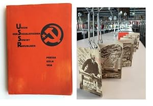 Image du vendeur pour USSR- El Lissitsky - Catalogue of the Soviet Pavilion at the International Press Exhibition, Kln , Special Reissue 1981 mis en vente par pericles