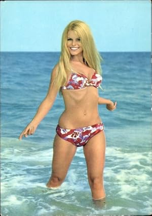 Ansichtskarte / Postkarte Blondine im Bikini am Strand