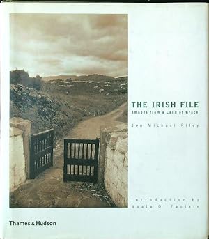 Immagine del venditore per Irish File: Images From A Land Of Grace venduto da Librodifaccia