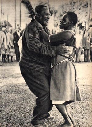 Seller image for LAMINA V22074: Jomo Kenyatia y su mujer bailando for sale by EL BOLETIN