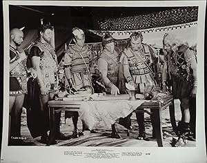 Bild des Verkufers fr Cleopatra 8 X 10 Still 1963 Elizabeth Taylor, Richard Burton, Rex Harrison zum Verkauf von AcornBooksNH