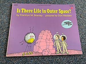 Seller image for Is There Life in Outer Space? for sale by Betty Mittendorf /Tiffany Power BKSLINEN