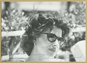 Bild des Verkufers fr Fanny Ardant - Nice authentic signed photo - Cannes 1987 zum Verkauf von PhP Autographs