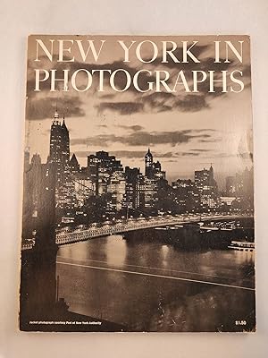 Imagen del vendedor de New York In Photographs a la venta por WellRead Books A.B.A.A.