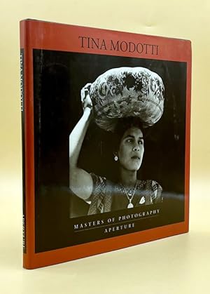 Bild des Verkufers fr Masters of Photography: Tina Modotti zum Verkauf von Ken Sanders Rare Books, ABAA